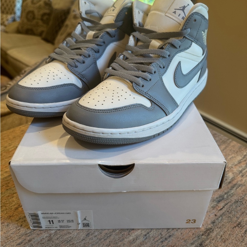 Nike Air Jordan 1 Mid Stealth Gray/White Women’s Shoes